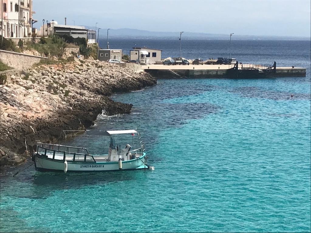 Levanzo in barca